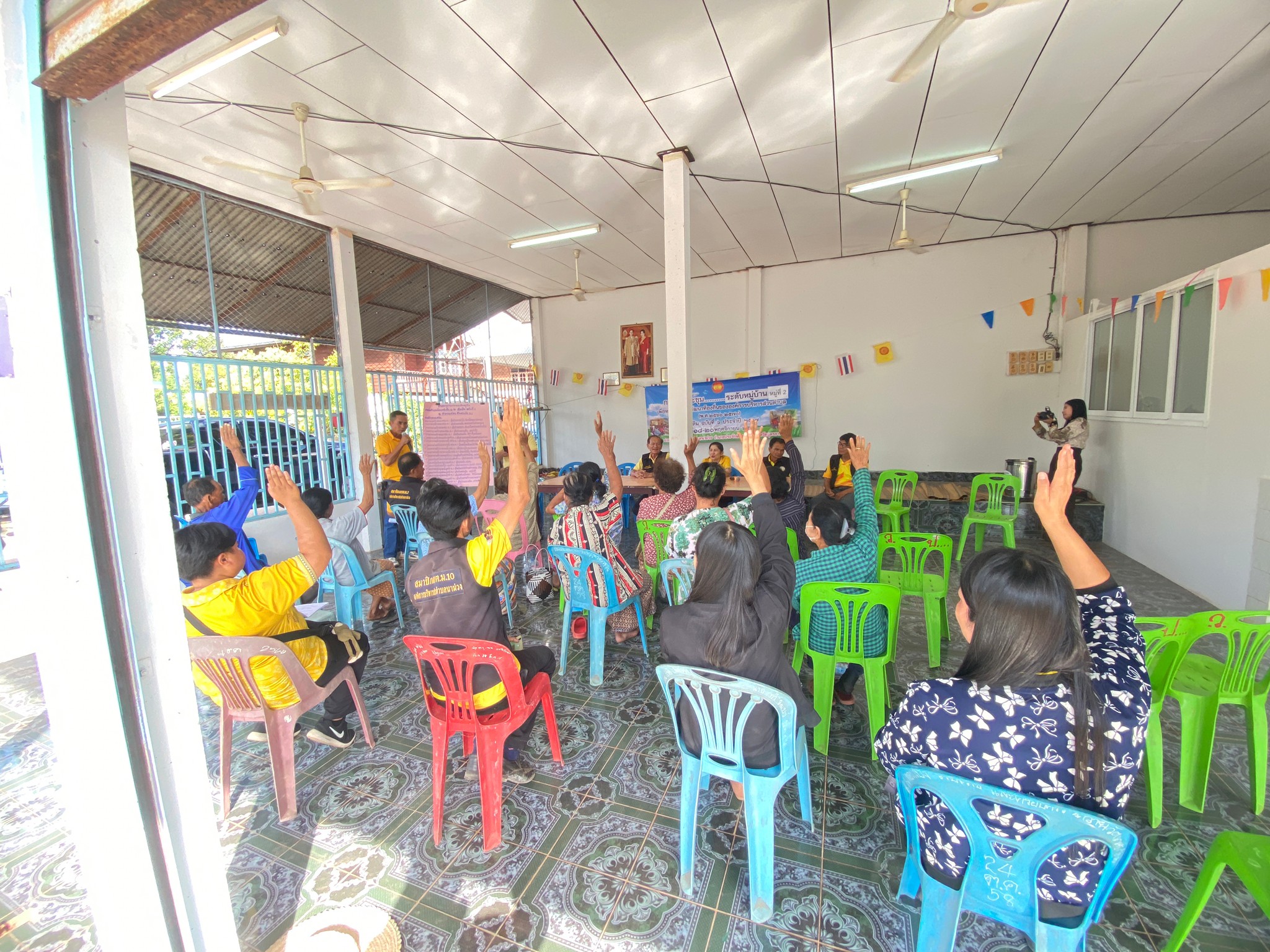 จัดประชุมระดับหมูบ้านเพื่อทบทวนแผนพัฒนาท้องถิ่น บ้านดอนค้อ หมู่ 2